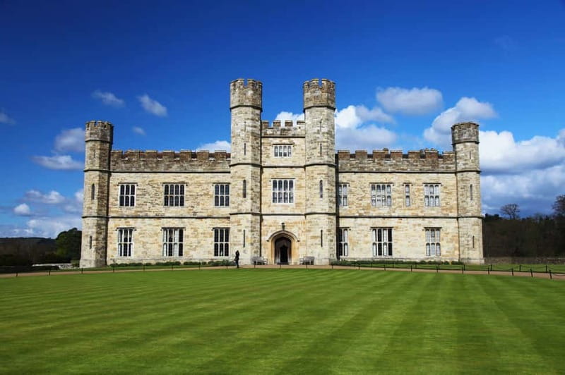 Leeds Castle, Canterbury, Dover, Greenwich & Free Snack Pack - Dover’s cliffs and memorial are a quick coastal chapter