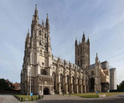 Leeds Castle, Canterbury, Dover, Greenwich & Free Snack Pack