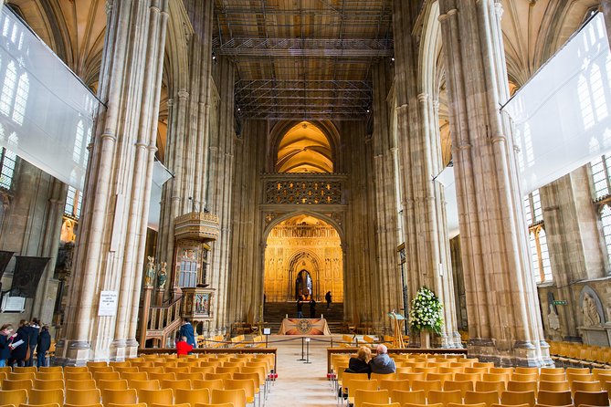 Leeds Castle, Cliffs of Dover and Canterbury Day Trip from London with Guided Cathedral Tour - Dover: famous cliffs, brief viewing time