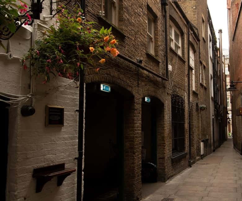 Lights, Camera, London! Movie Locations Walking Tour - The Underground ride and the City side of the route