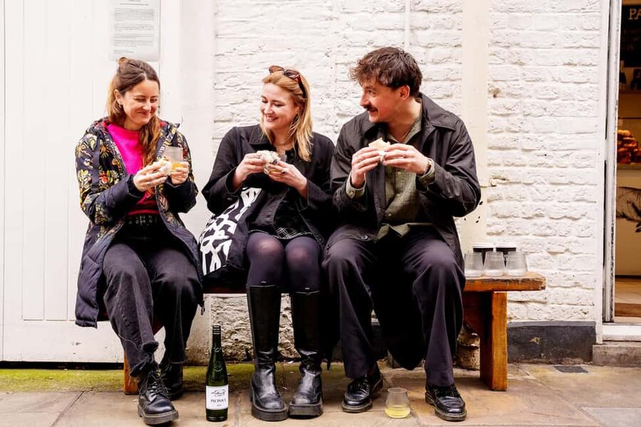 Local Foodie Adventure in London: 10+dishes, drinks and more - Five stops through Seven Dials and Soho