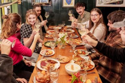 Local Foodie Adventure in London: 10+dishes, drinks and more