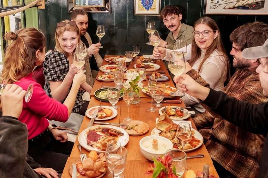 Local Foodie Adventure in London: 10+dishes, drinks and more - Local drinks and the stories between courses