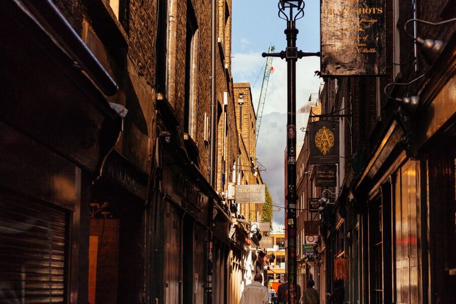 London: 2.5-Hour Off the Beaten Track Private City Tour - Brick Lane and the art on its walls