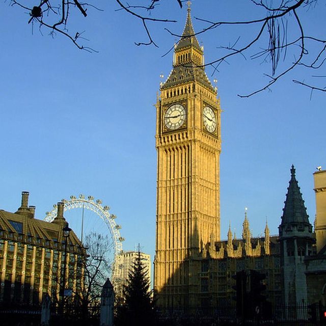 London: 30 Top City Sights Guided Group Walking Tour - South Bank sights, St Paul’s, and Borough Market