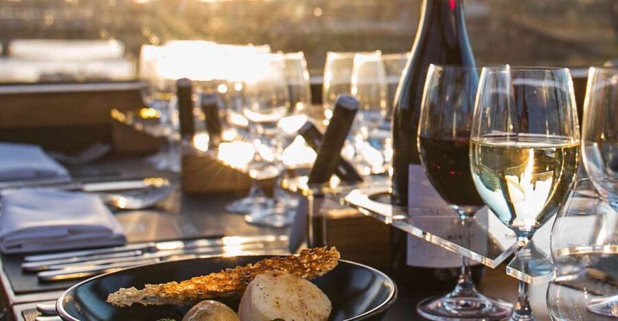 London: 4 Course Lunch Tour by Luxury Coach Bustronome - Landmark views from a glass-roofed coach