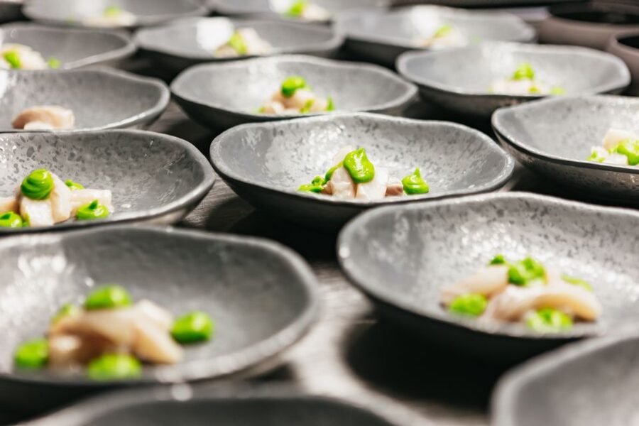 London: 6-Course Gourmet Dinner on a Luxury Coach - A moving dining room in the middle of London