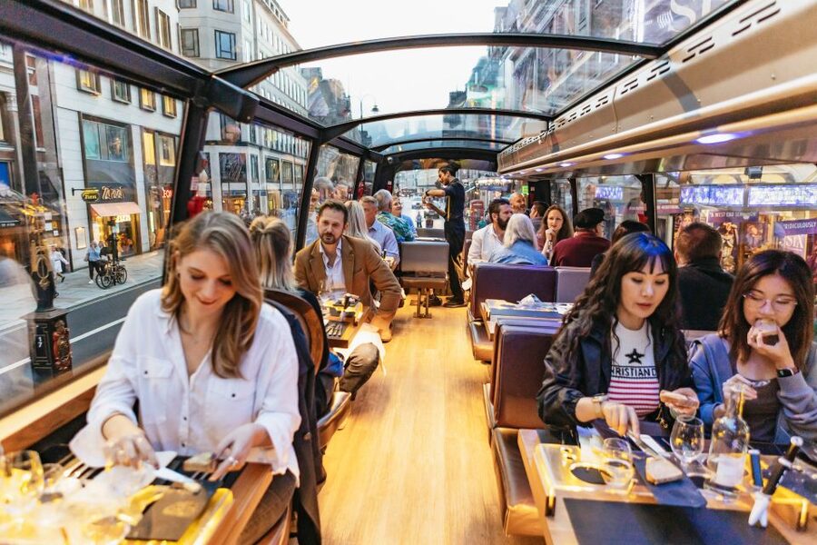 London: 6-Course Gourmet Dinner on a Luxury Coach - Six courses, served while the city moves