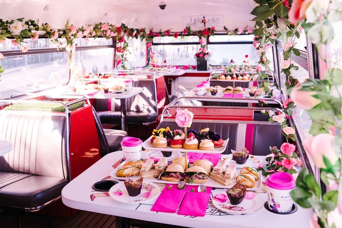 London: Afternoon Tea Bus Tour - 1960s Routemaster Bus - Commentary and the pace of the ride
