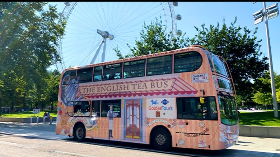 London: Afternoon Tea Bus with a Glass of Prosecco - The pleasure, and the compromises, of a moving tea room