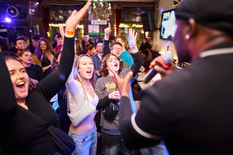 London: Bar and Club Crawl to 5 Central London Venues - A July 4 option, with the same basic night out