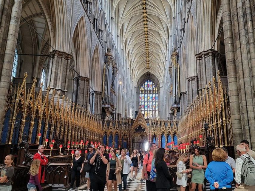 London: Buckingham, Big Ben & Westminster Abbey Tour - Parliament Square and Downing Street set the scene