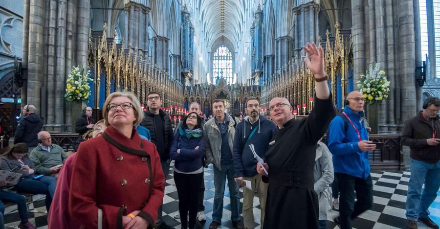London: Buckingham, Big Ben & Westminster Abbey Tour - Westminster Abbey rewards a guided visit