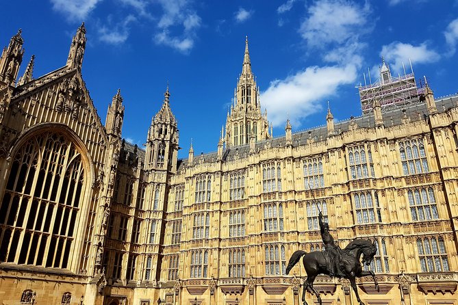 London: Buckingham Palace & Big Ben (& Westminster Abbey entry) - Parliament Square and Big Ben up close