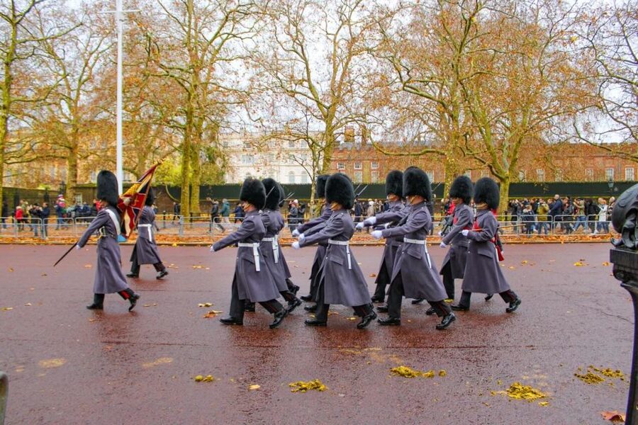 London: Buckingham Palace & Changing of the Guard Experience - What the price buys, and who will get the most from it