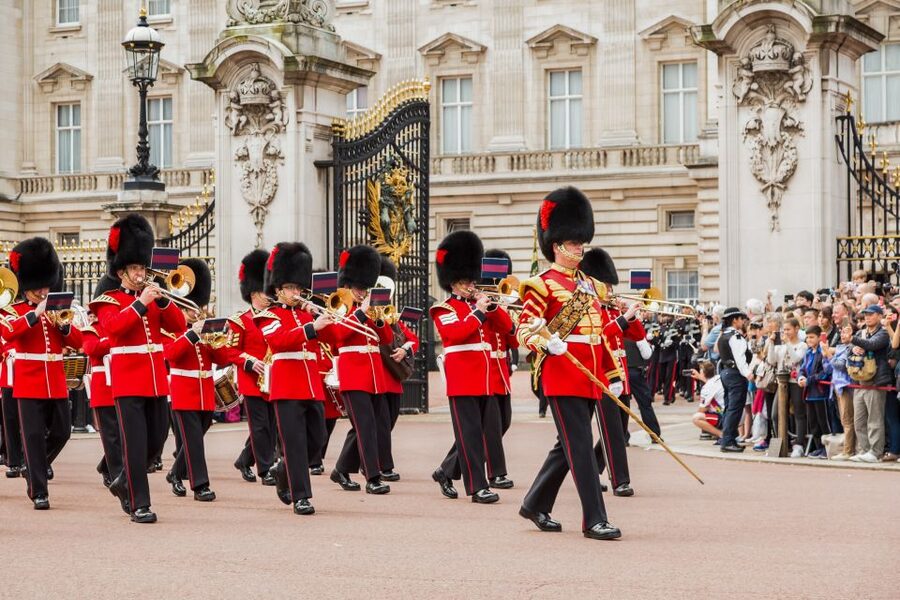 London: Buckingham Palace Entry & Changing of the Guard Tour - Start at Duke of York Column, not the palace gates