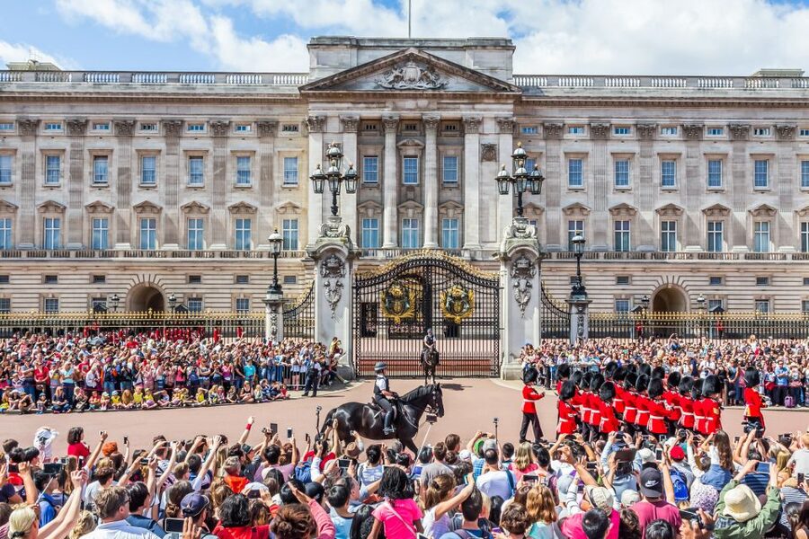 London: Buckingham Palace Entry & Changing of the Guard Tour - Should you book this tour?