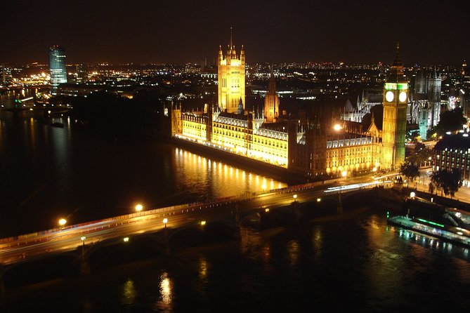 London by Night Bus Tour with Christmas Lights and Live Guide - Who should book this ride