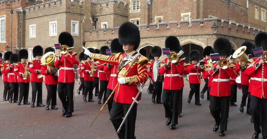London: Changing of the Guard Walking Tour - The guide makes the difference