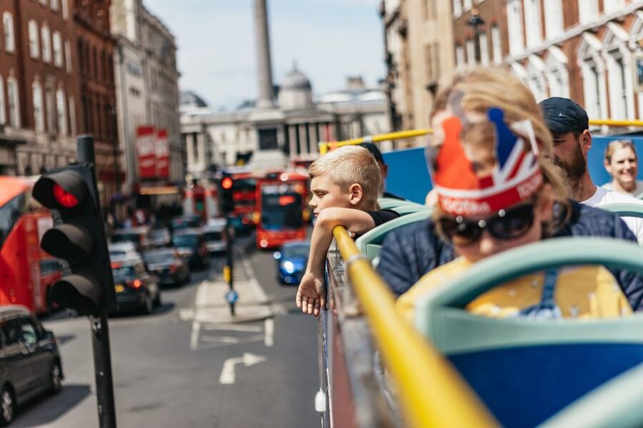 London: Children's Open Top Bus Tour - Green Park and the royal route
