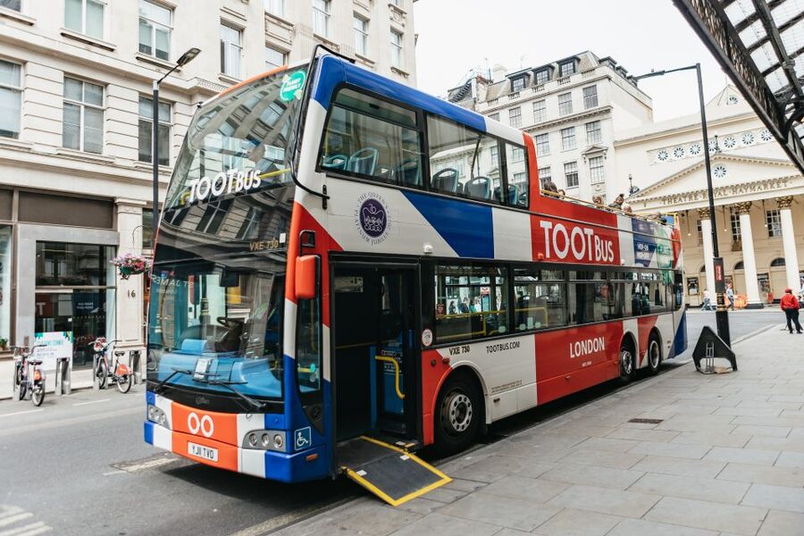 London: Children's Open Top Bus Tour - Downing Street and the return via Pall Mall