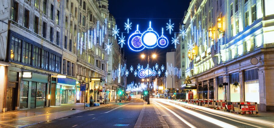 London: Christmas Lights Self Guided Walking Tour - Following the route from the Strand