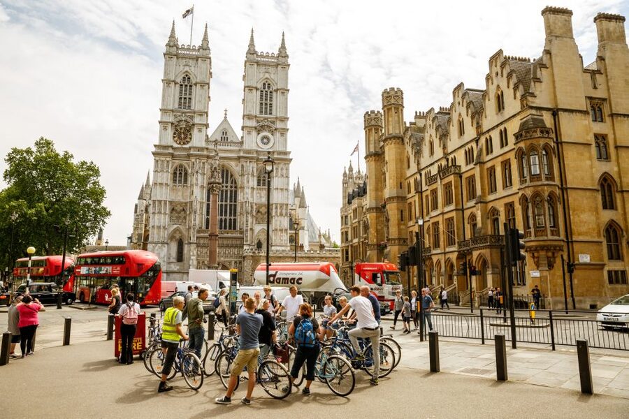 London: Classic Gold 3.5-Hour Bike Tour - Trafalgar Square, Covent Garden and a pause for street life