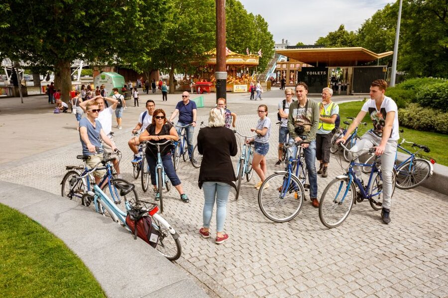 London: Classic Gold 3.5-Hour Bike Tour - St. Paul’s and the return across Westminster Bridge