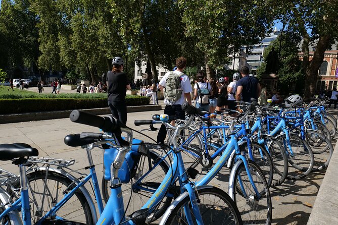 London Classic Landmarks Bike Tour with Local Guide - What the Ride Feels Like