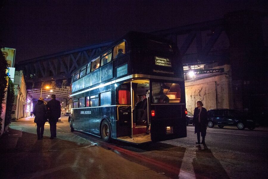 London: Comedy Horror Ghost Tour on a Bus - The first stretch: city sights with a sinister introduction