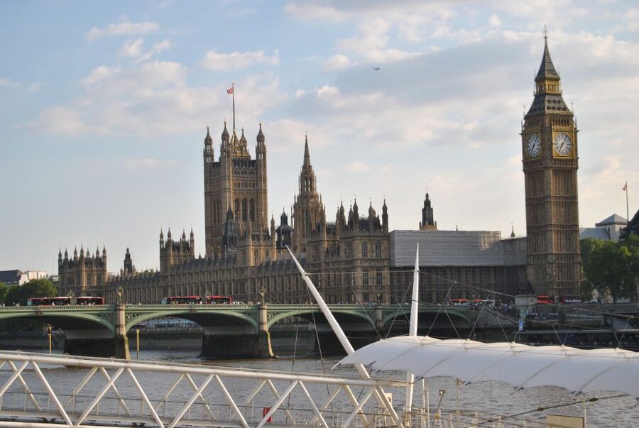 London: Customizable Walking Tour with Private Guide - St. James’s Park gives the route room to breathe