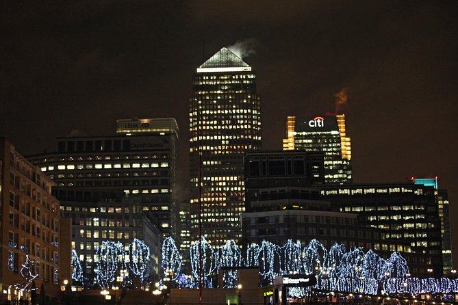 London Dinner Cruise on the Thames River - What $95.08 buys, and when the VIP upgrade makes sense