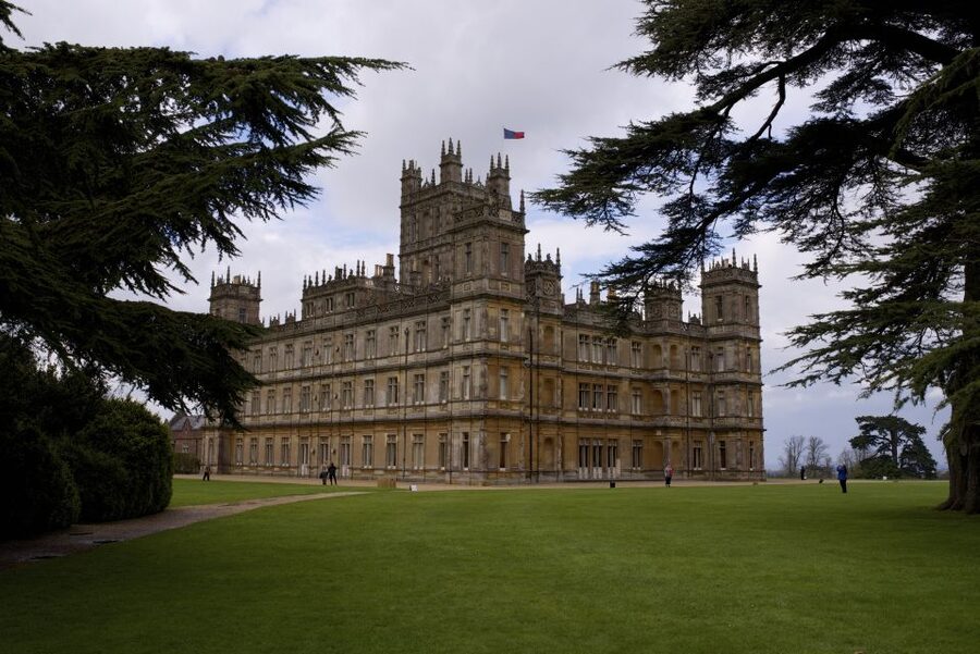 London: Downton Abbey, Cotswolds, and Highclere Castle Tour - Shilton’s ford and Bates’s village stop