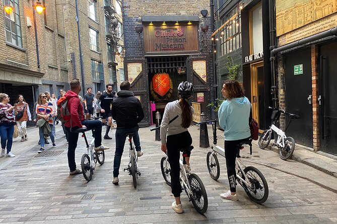 London E-Bike tour & Borough market - Borough Market is a taste, not a meal break