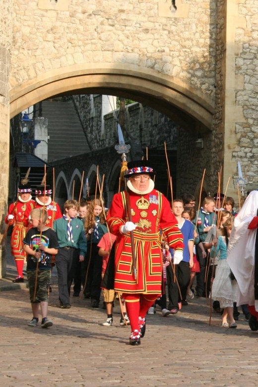 London: Easy Access Tower of London and Crown Jewels Tour - The Crown Jewels: a dazzling stop with crowds to manage