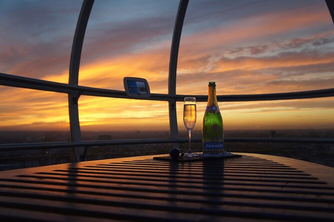 London Eye - Champagne Experience Ticket - Meeting at the London Eye