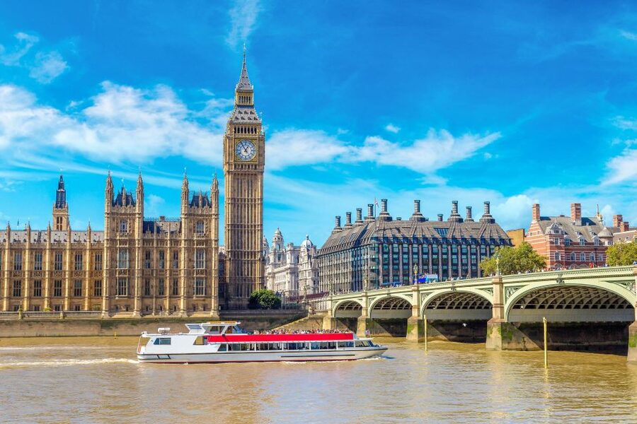 London: Full-Day Sightseeing Bus Tour with River Cruise - Westminster, Belgravia, and the City from the coach
