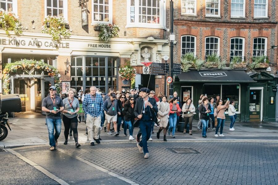 London: Full-Day Windsor, Stonehenge, and Oxford Tour - Coach travel, guide commentary, and the day’s rhythm