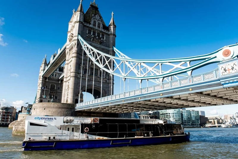 London: Fully Flexible River Thames Sightseeing Pass - Open deck or indoor saloon?