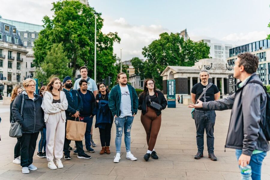 London: Ghastly Ghosts 2-Hour Walking Tour - Smithfield Market and the final walk