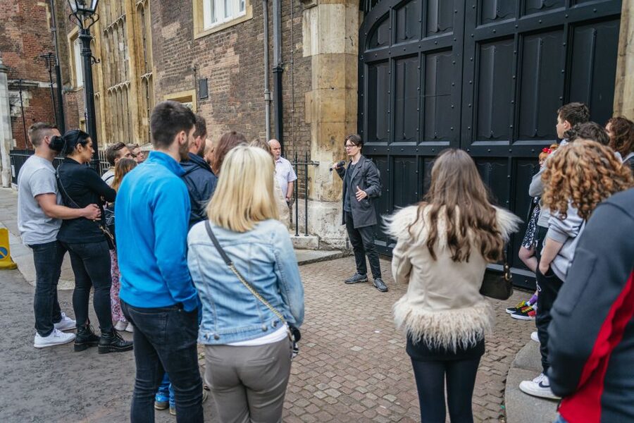 London: Ghost Walk and River Thames Boat Ride - Walking pace, age guidance, and timing