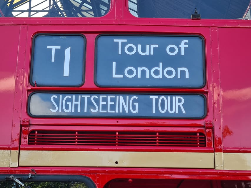 London: Guided Sightseeing Tour on a Vintage Open-Top Bus - What the guide adds to a short city tour