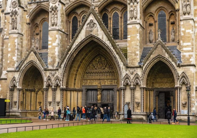 London: Guided Tour of Houses of Parliament & Westminster - The Lords and Commons: ceremony meets lawmaking