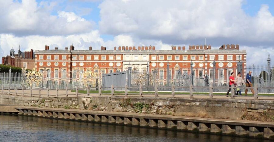 London: Hampton Court to Richmond River Thames Cruise - What to do in Richmond