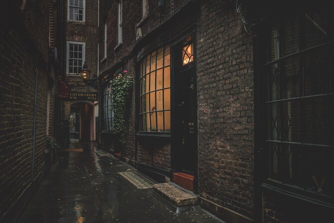 London: Harry Potter Movie Locations Magical Guided Tour - Narrow lanes and the Diagon Alley inspiration