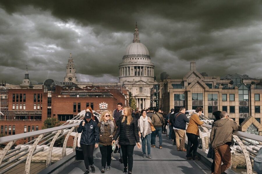 London: Harry Potter Walking Tour in German - Borough Market, The Golden Hinde, and the South Bank