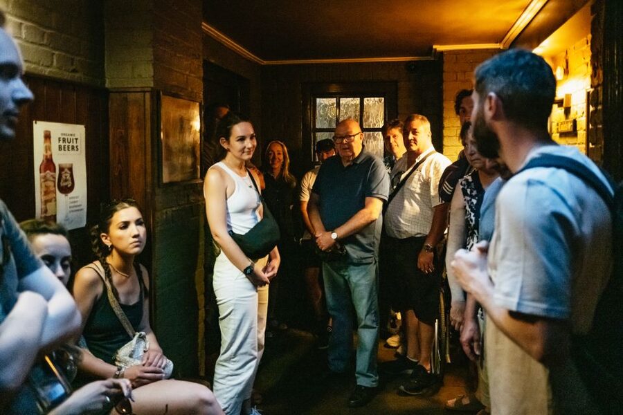 London: Historic Pubs of Central London Walking Tour - Guides bring the history down to street level