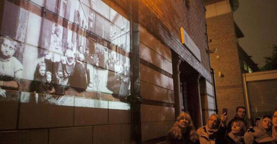 London: Jack the Ripper Walking Tour - Ripper Vision Tours - The guide turns evidence into a story
