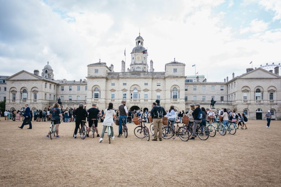 London: Landmarks & Secrets Bike Tour with Pub & Street Art - London by Pashley: a faster way to connect the sights
