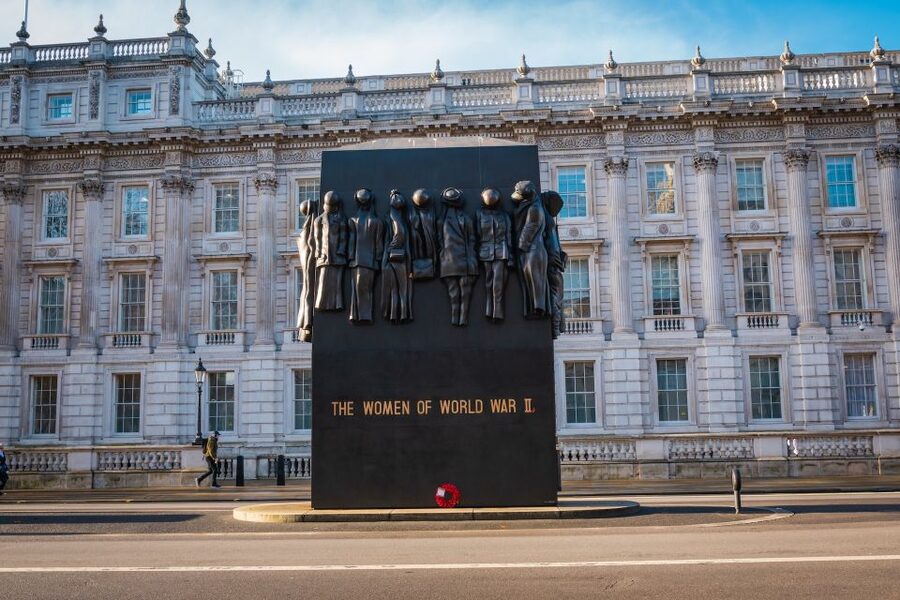 London: London in WW2 and Churchill War Rooms Entrance - Parliament, Westminster Abbey and the wartime story